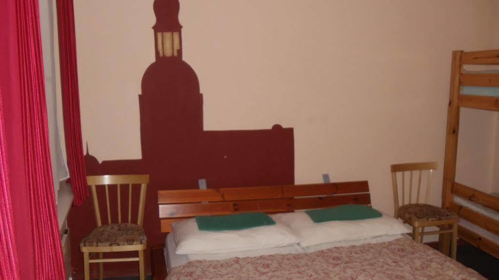 Dome Pearl Hostel Riga Esterno foto